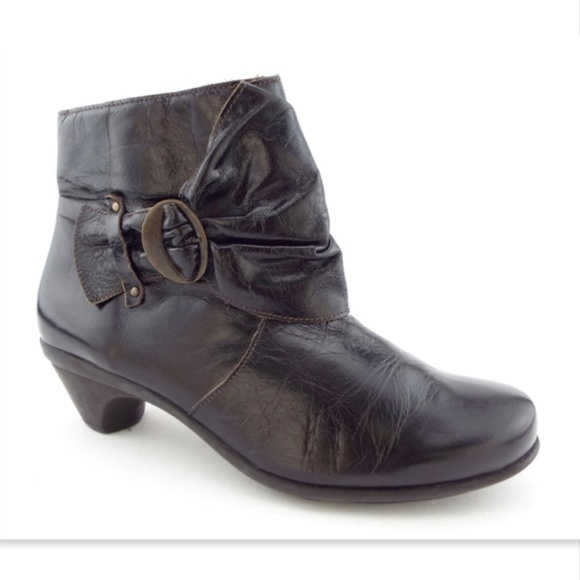 NAOT Brown Ruffle Leather Buckle Booties 40 - Picture 1 of 8